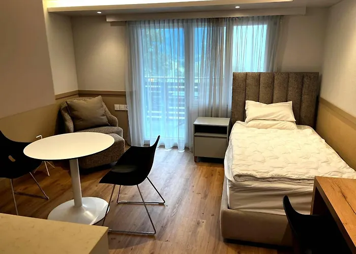 Minute Walk From Rehaklinik Balcony Appartement